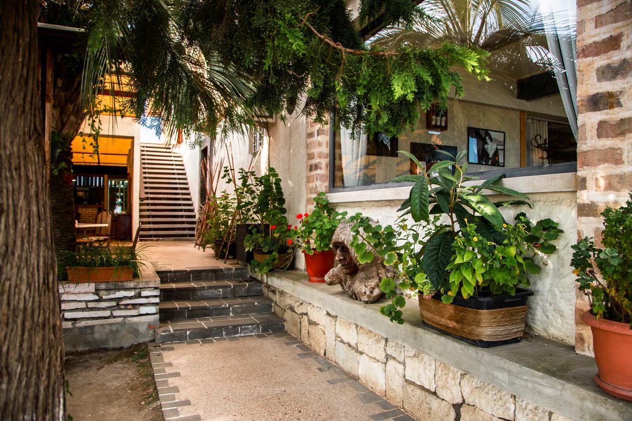 Dem Hotel Sochumi Exterior foto